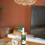 Nadeje Apartament *